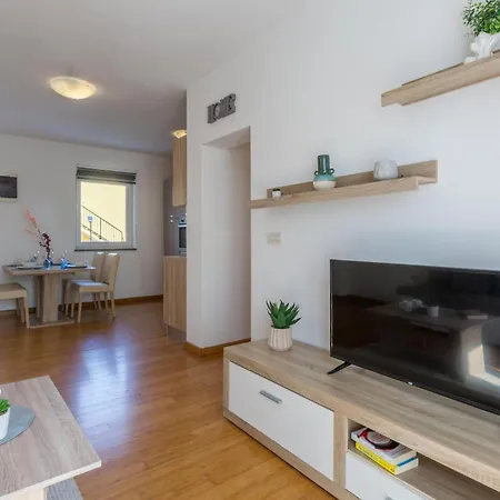 Gorgeous In With Wifi * פולה