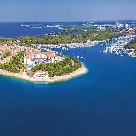 Stunning In * Pula