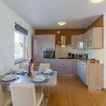 Stunning In بيت للعطل بولا