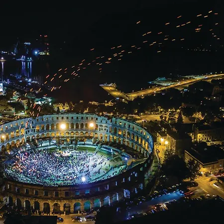 Gorgeous In With Wifi *