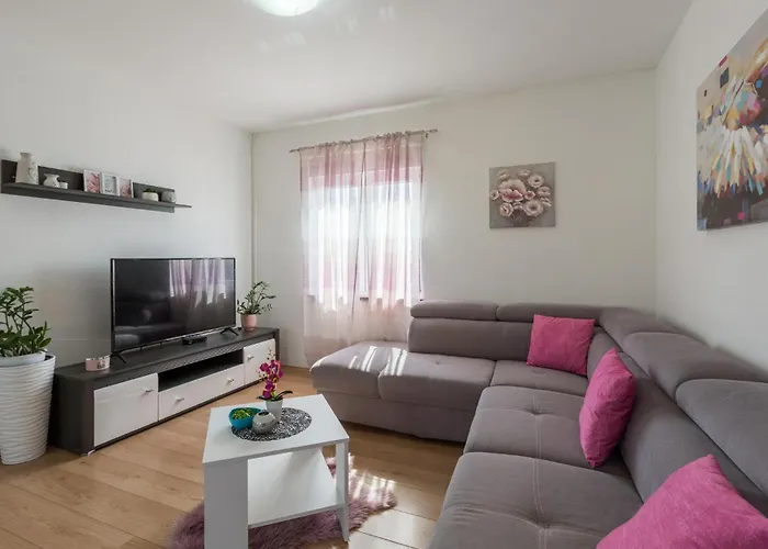 Holiday home Gorgeous In With Wifi Pula