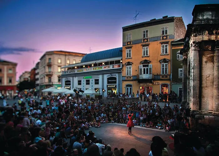 Gorgeous In With Wifi *